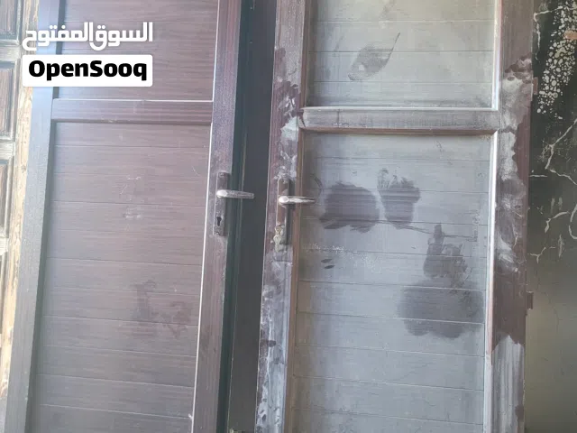 أبواب خشب و بفي في سي مستعمل للبيع