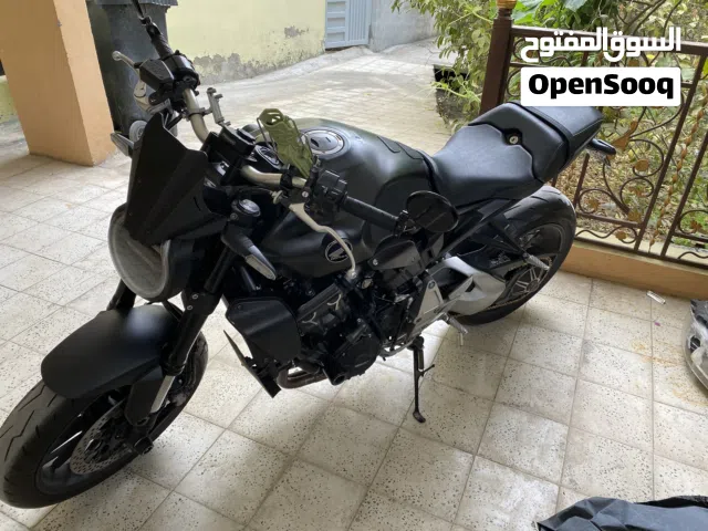دراجة نارية هوندا CB1000r