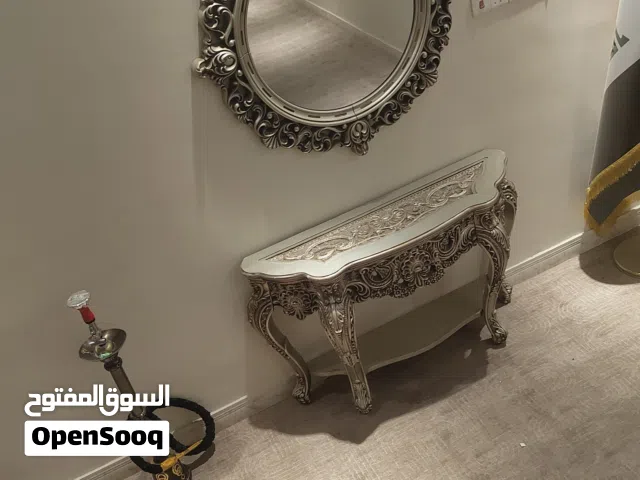 ميز دخول فخم