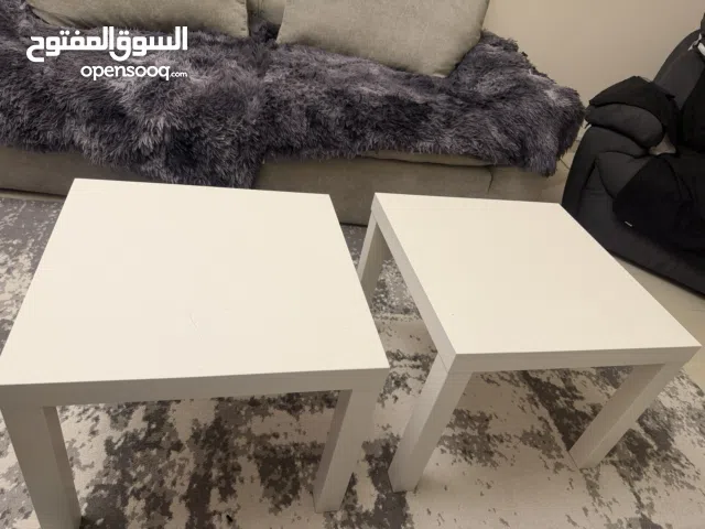 طاولات من ايكيا
