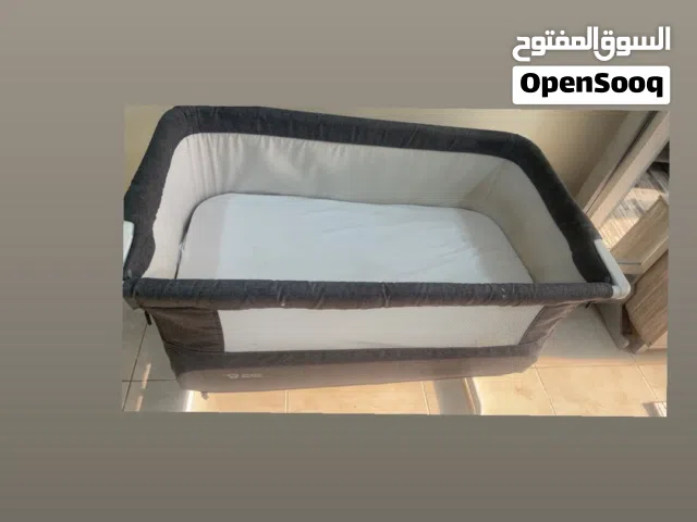 سرير أطفال بحاله جيدة جدا