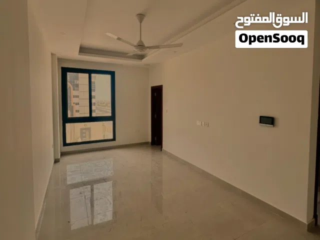 شقة فاخر خلف جامعة السلطان قابوس بجانب محطة المها