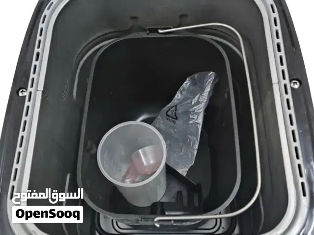 صانعه كيك  كبيره