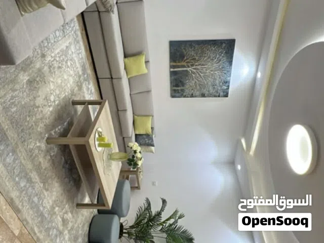 شقه للبيع في مشتل مقسم راقي ومغلق مفروشه
