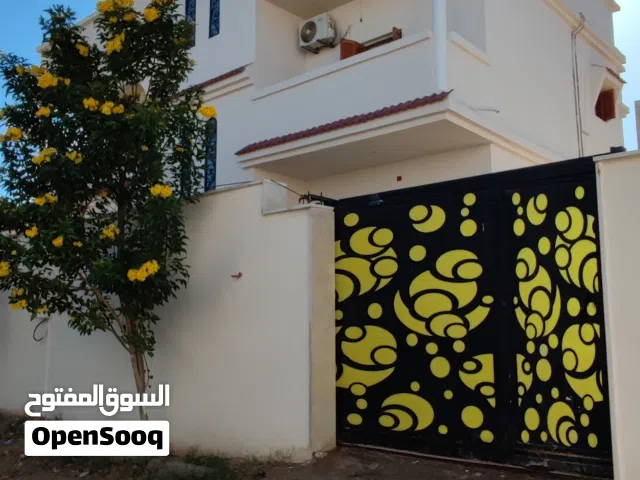 فيلا سكنية طابقين بشهادة عقارية  تاجوراء الضواحي