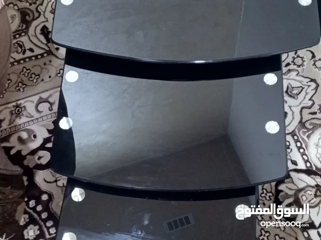طاولات عدد4 للبيع بسعر مغري