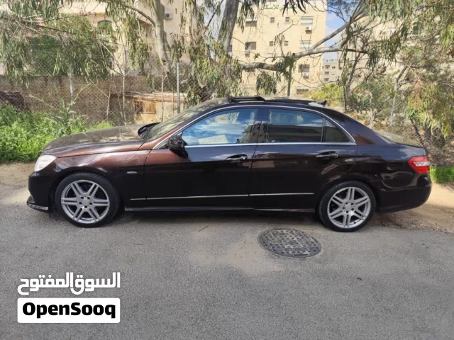 2012 مرسيدس بنز الفئة-E E 200