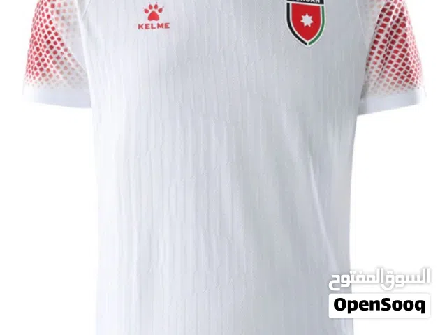 تيشيرت المنتخب التصميم الجديد نسخة المشجعين الوحدة 8 و عدد 2  15 دينار