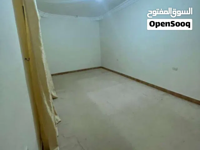 شقة خدمية دور اول مستقلة بالسطح متعها في النوفليين