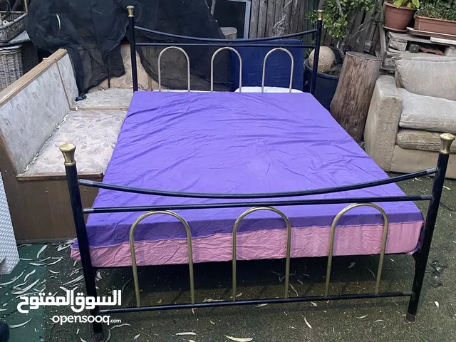 سرير للبيع مع فرشة طبية