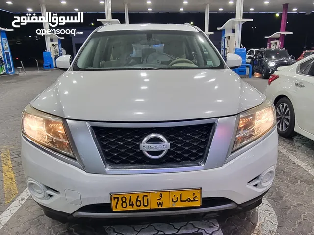 Nissan Pathfinder 2014 in Muscat