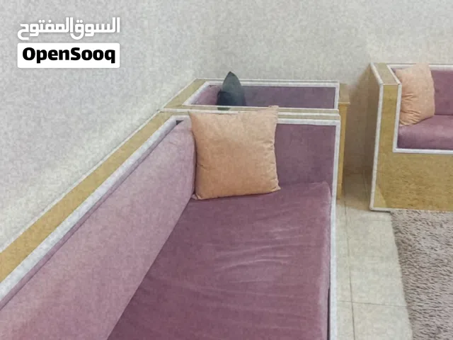 كنب للبيع نظيف