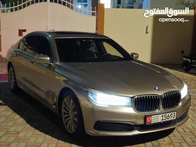 للبيع BMW730 Li موديل 2017 4 سلندر مواصفات خليجية