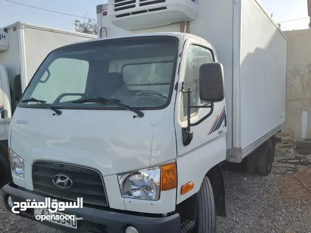 Refrigerator Hyundai 2015 in Zarqa