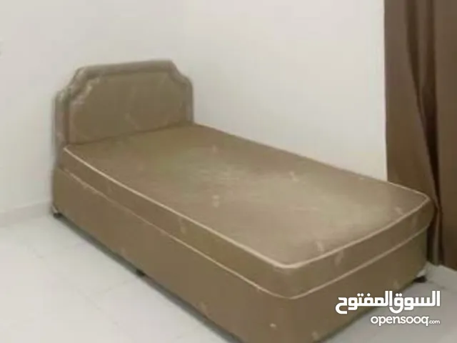 سرير للبيع بحالة ممتازه