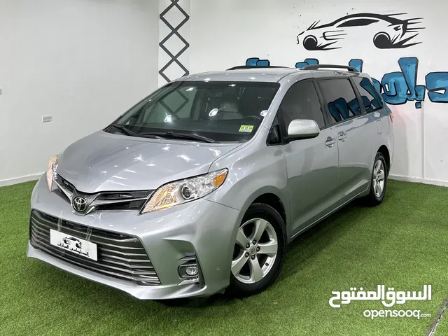 Toyota Sienna 2016 in Al Batinah
