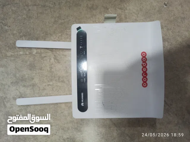 Huawei CPE B593 WiFi router with extended antenna (no charging cable)