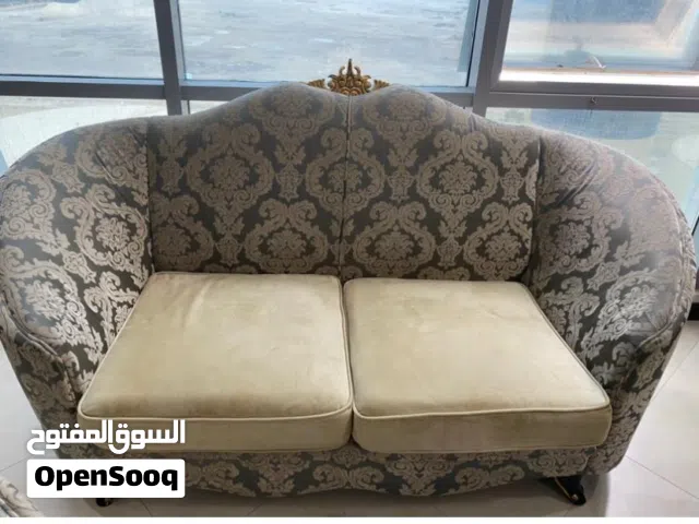 طقم كنب كلاسيكي و كرسي استرخاء