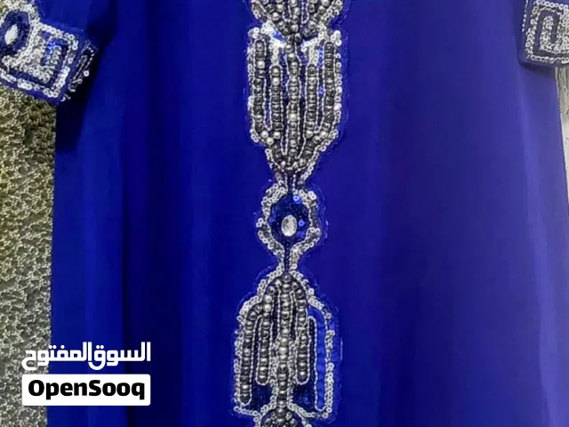 فستان لون بيج فستان لون نيلي