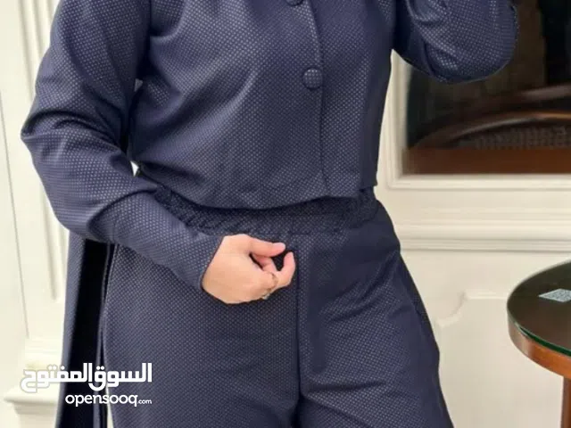 سوت نسائي كحلي