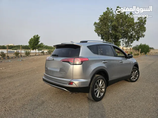 Used Toyota RAV 4 in Al Hudaydah