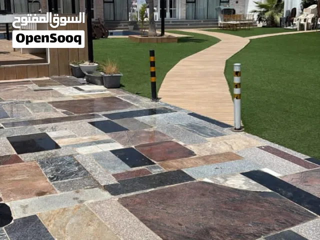 شاليه واستراحه في مسقط السيب للايجار اليومي غرفه بسريرمزدوج مطل على حوض سباحة خاص