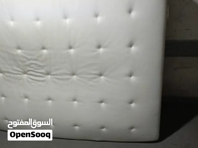 فرشة زنبركية مفرد ونصف بحاله ممتازة