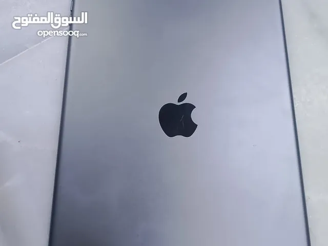 Ipad 9 الحيل التاسع قليل الاستعمال لا يوجدالحالة وكل شي لملحقاته كفر وشاحن والكرتونة وكل شي ممتاز