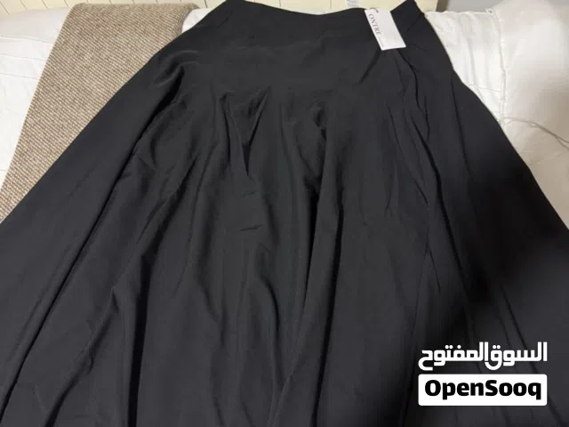 تنورة رسمية و ثقيلة جدا