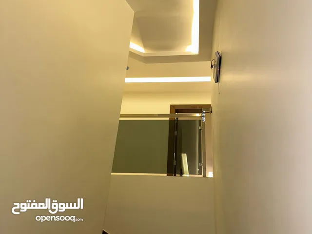 شقة للأيجار الرياض حي المغرزات ، تتكون من ثلاث غرف نوم