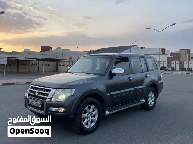 2017 ميتسوبيشي باجيرو GLS