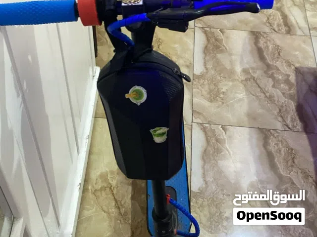 سكوتر مافيه شي بس رفرف ورا مكسور للتواصل واتس