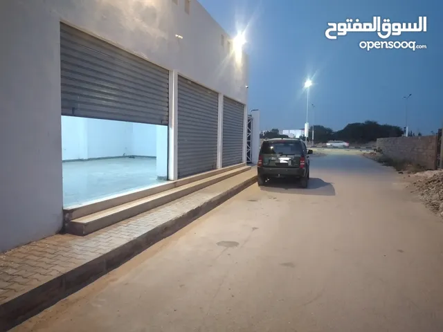 3 محلات فرعي من طريق طرابلس مباشر 25 متر فقط