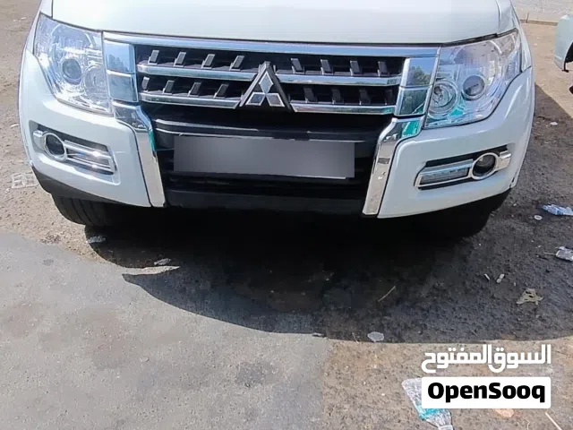 2008 ميتسوبيشي باجيرو GLS