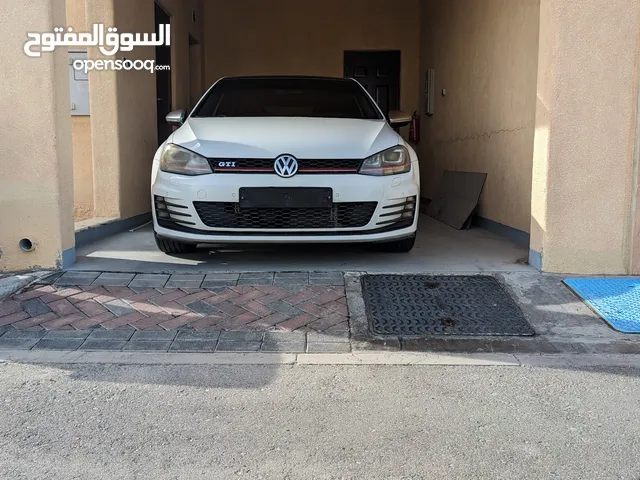 Volkswagen Golf 2014 in Abu Dhabi