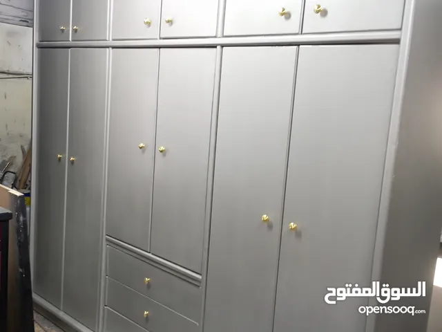 خزانه طابقين خشب لاتيه 18 لون سكني بحالة ممتازة