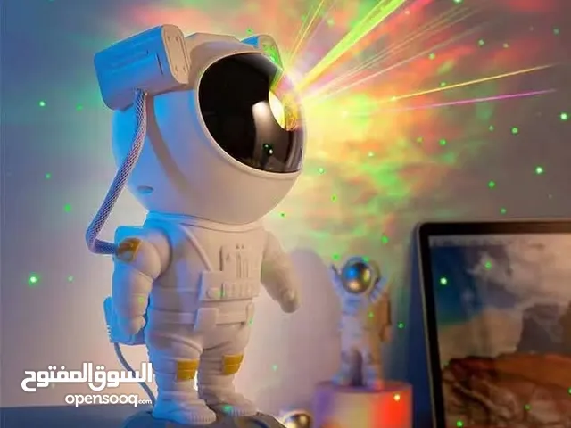 بروجكتر رجل الفضاء اضاءة ثابتة ومتحركة والوان مميزه بالاضافة الى ريموت تحكم احدث موديل الان