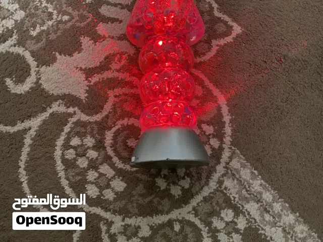 للبيع مزهرية كرستال تعطي ست الوان بحالة ممتازة السعر 5دينار