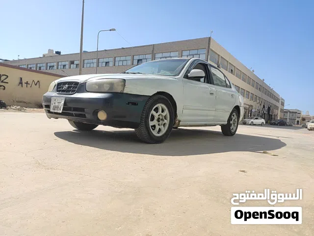 2004 هيونداي افانتي Standard