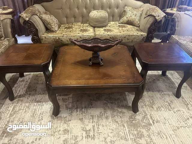 طاولات غرفة ضيوف