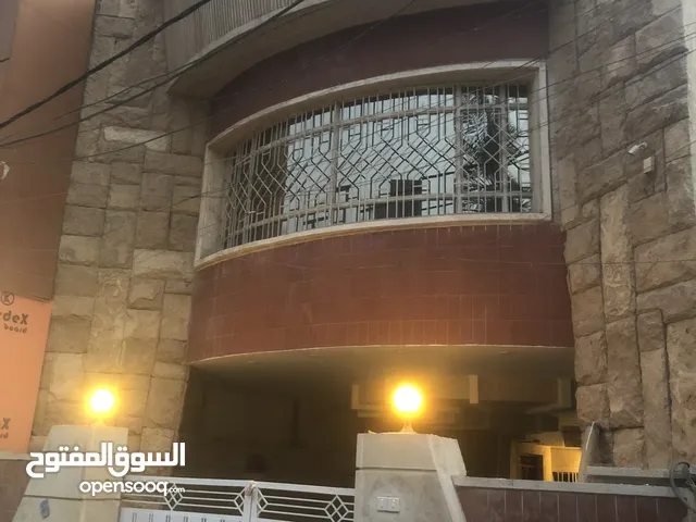 350 m2 5 Bedrooms Townhouse for Rent in Baghdad Mansour