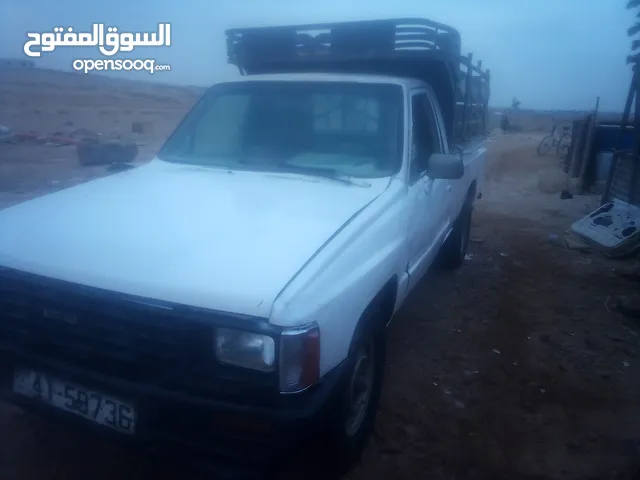 Toyota Hilux 1984 in Mafraq