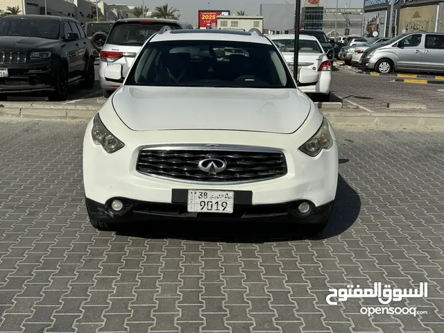 Used Infiniti FX35 in Hawally