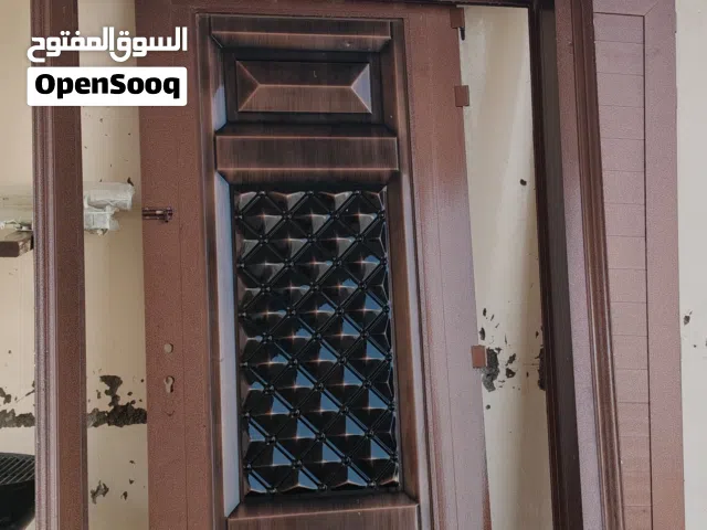 باب جميل و نضيف راقي و فخم فيه كتابة ماشاء الله
