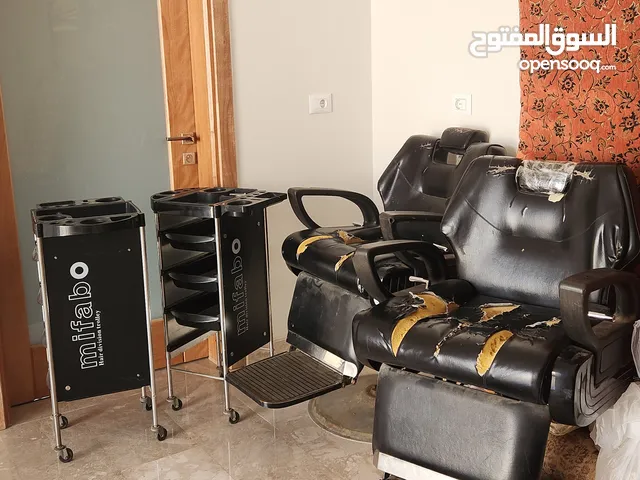 كراسي وطاولات حلاقه للبيع بسوم كزيووني للي حاب يبدا مشروعه الصغير الخاص وشوف الوصف وربي يبارك فيكم