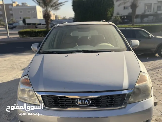 Used Kia Carnival in Mubarak Al-Kabeer