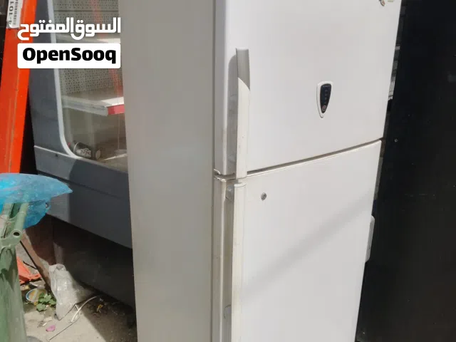 ثلاجة للبيع