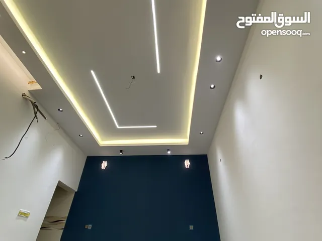 كادر الطلبة لكافة الديكورات والاصباغ داخل البصرة