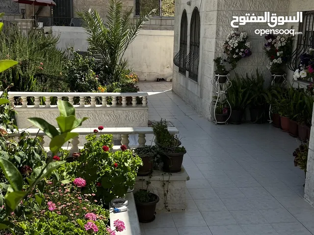 233 m2 4 Bedrooms Townhouse for Sale in Amman Tabarboor