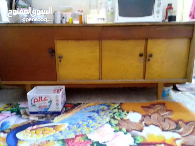 كاونتر أو نضيده خشب نظيف